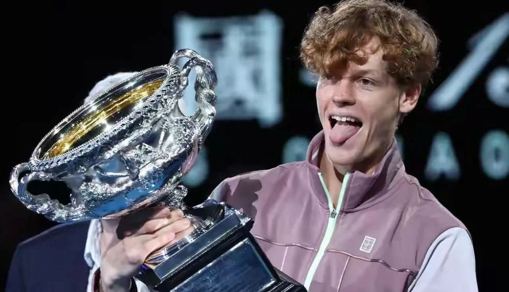 AYX SPORTS-费德勒重要时刻夺冠，DWG带队取胜！观众掌声雷动-AYX SPORTS